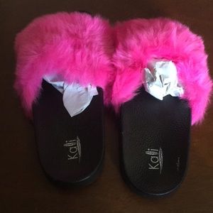 Platform furry slippers